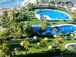 MID-SEASON. FOR RENT VACACIONAL2024 and from 1.10.2024-30.6.2025 Nice apartment with sea views ON 1ST LINE BEACH IN BENALMADENA