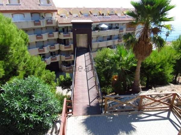 MIDDEN SEIZOEN. TE HUUR VACACIONAL2024 en van 1.10.2024-30.6.2025 Mooi appartement met uitzicht op zee AAN 1E LIJNS STRAND IN BENALMÁDENA