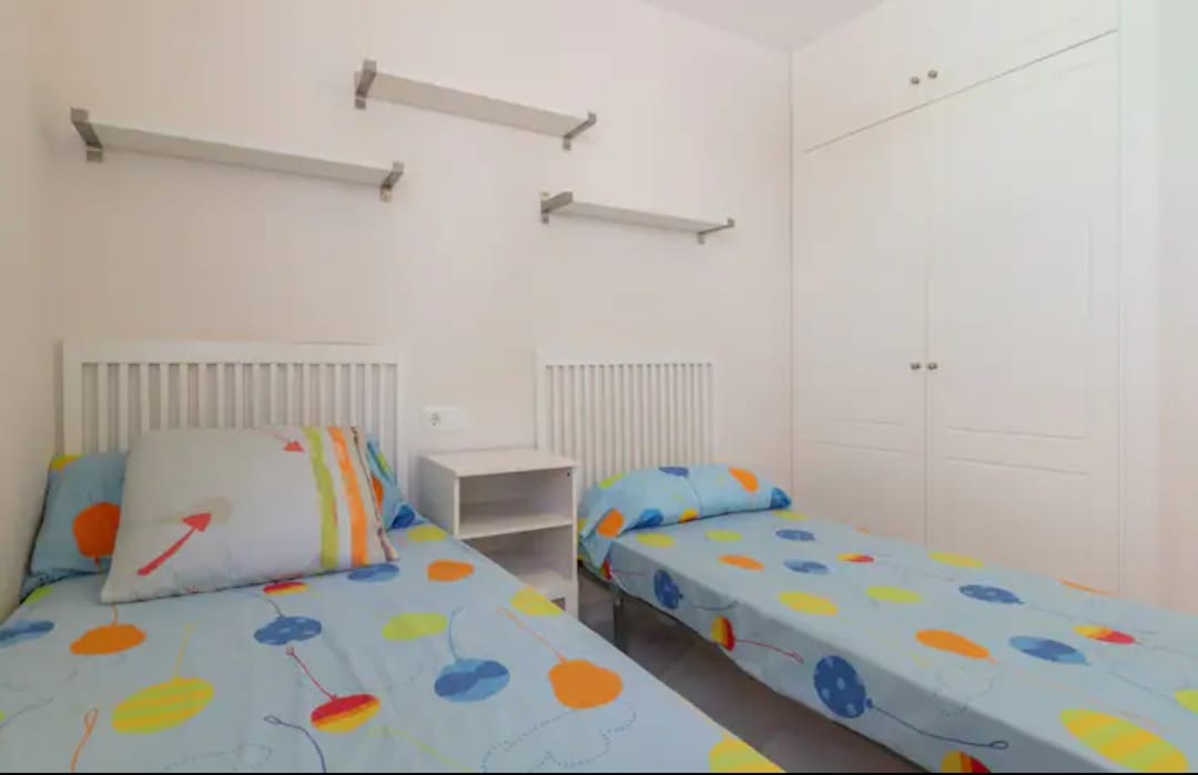 GEEN LANGE TERMIJN VERHUUR van 1.4.25 - 30.6.25 en vervolgens van 1.9.25. - 30.6.26 Mooi appartement met zijdelings zeezicht in Benalmádena