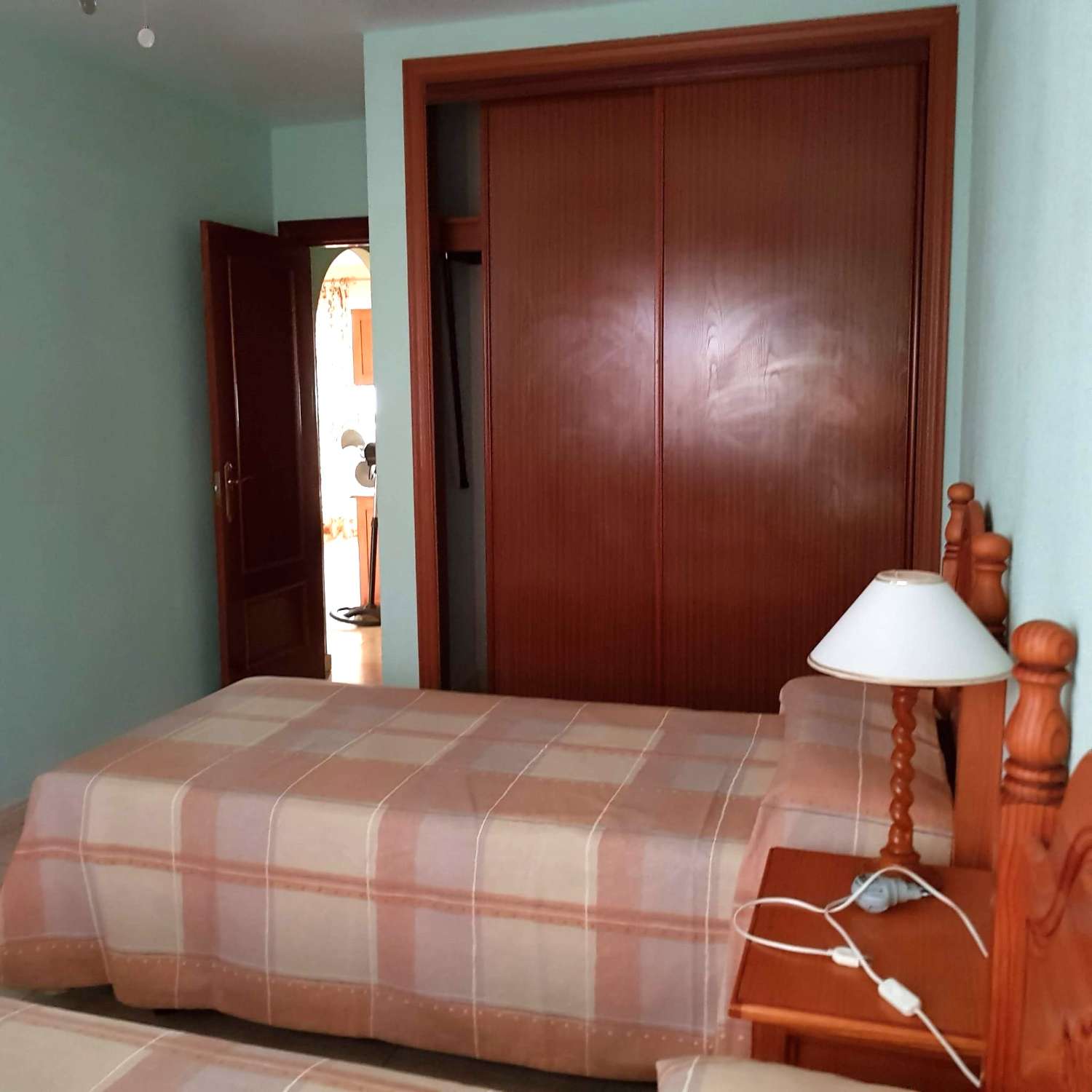 MOYENNE SAISON. BEL APPARTEMENT AU REZ-DE-CHAUSSÉE À LOUER DU 2.4.25-30.6.25 À BENALMADENA COSTA