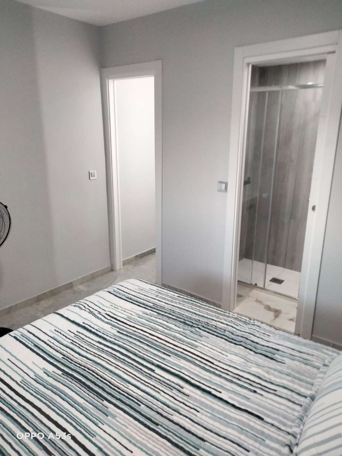 MIDDEN SEIZOEN. TE HUUR VANAF 1.10..24 - 31.5.25PRACHTIG APPARTEMENT MET ZEEZICHT IN LA CARIHUELA (TORREMOLINOS)