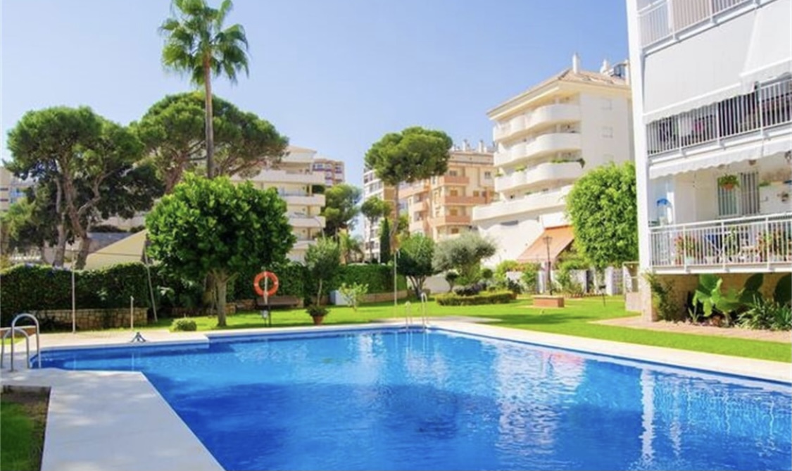 HALF SEIZOEN. TE HUUR VAN 1.10.23-30.6.24 MOOI APPARTEMENT IN DE BUURT VAN PUERTO MARINA (BENALMADENA)