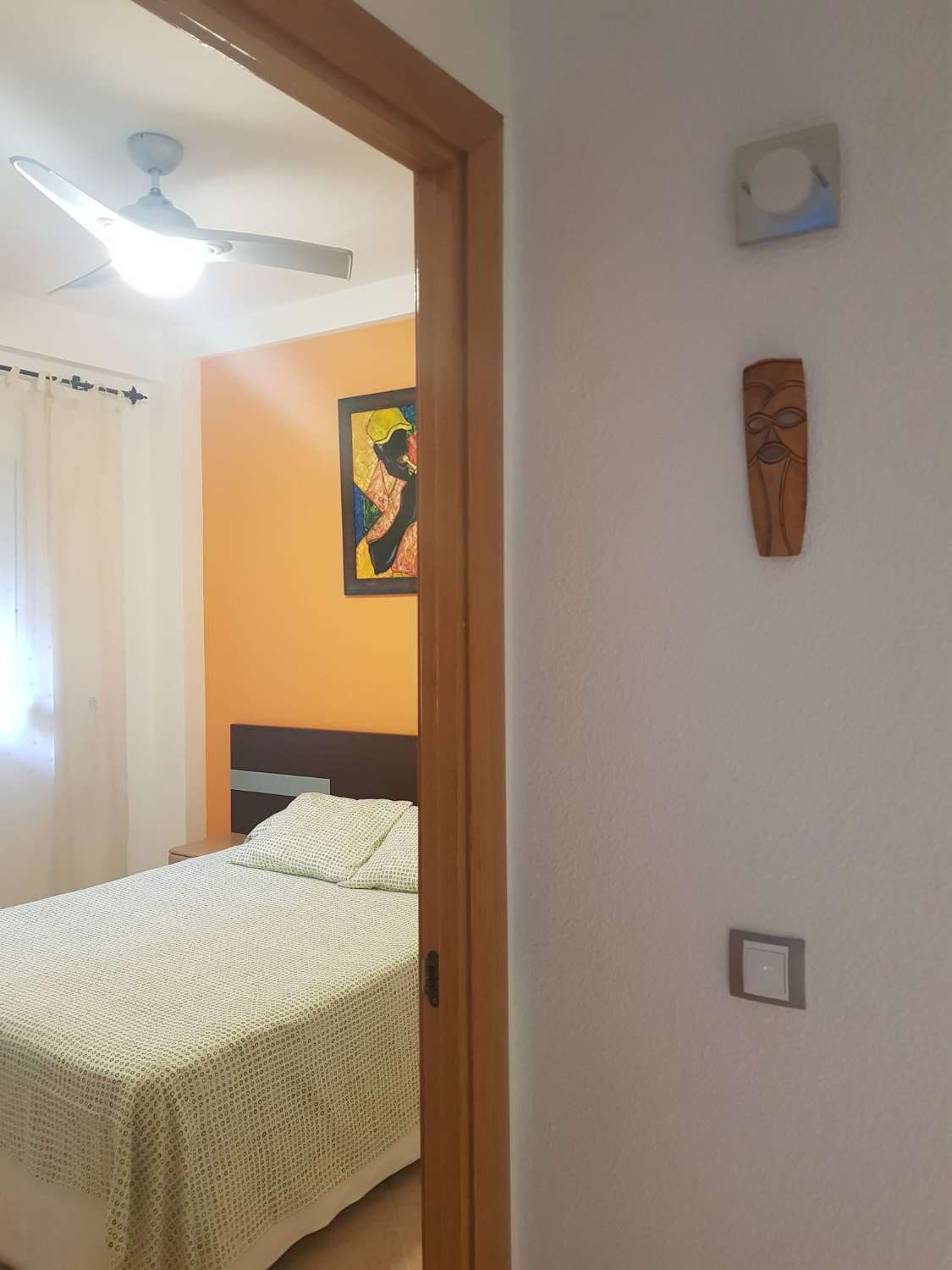 HALBE SAISON. ZU VERMIETEN VOM 1.10.23-30.6.24 SCHÖNE WOHNUNG IN DER NÄHE VON PUERTO MARINA (BENALMÁDENA)