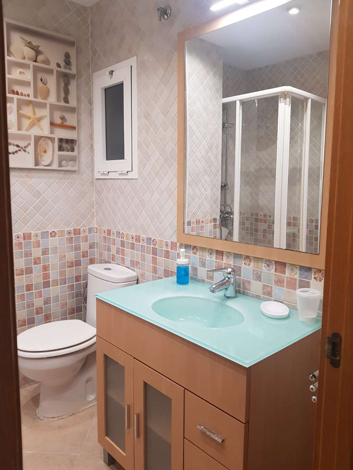 HALF SEIZOEN. TE HUUR VAN 1.10.23-30.6.24 MOOI APPARTEMENT IN DE BUURT VAN PUERTO MARINA (BENALMADENA)