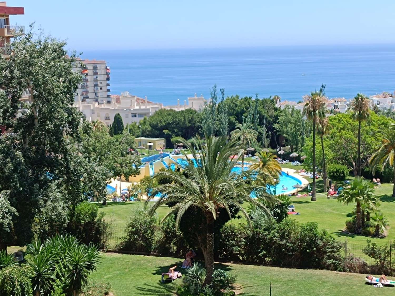 CHARMING STUDIO WITH SIDE SEA VIEWS FOR RENT MID-SEASON FROM 1/10/2024- 30/05/2025 IN BENALMÁDENA COSTA