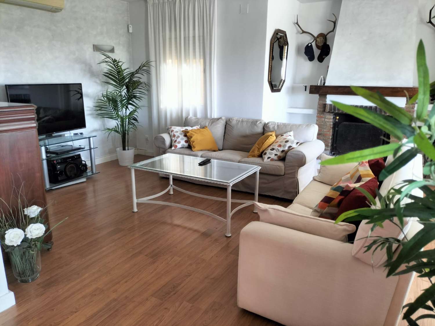 SE VENDE PRECIOSO CHALET INDEPENDIENTE EN TORREMUELLE, BENALMÁDENA COSTA