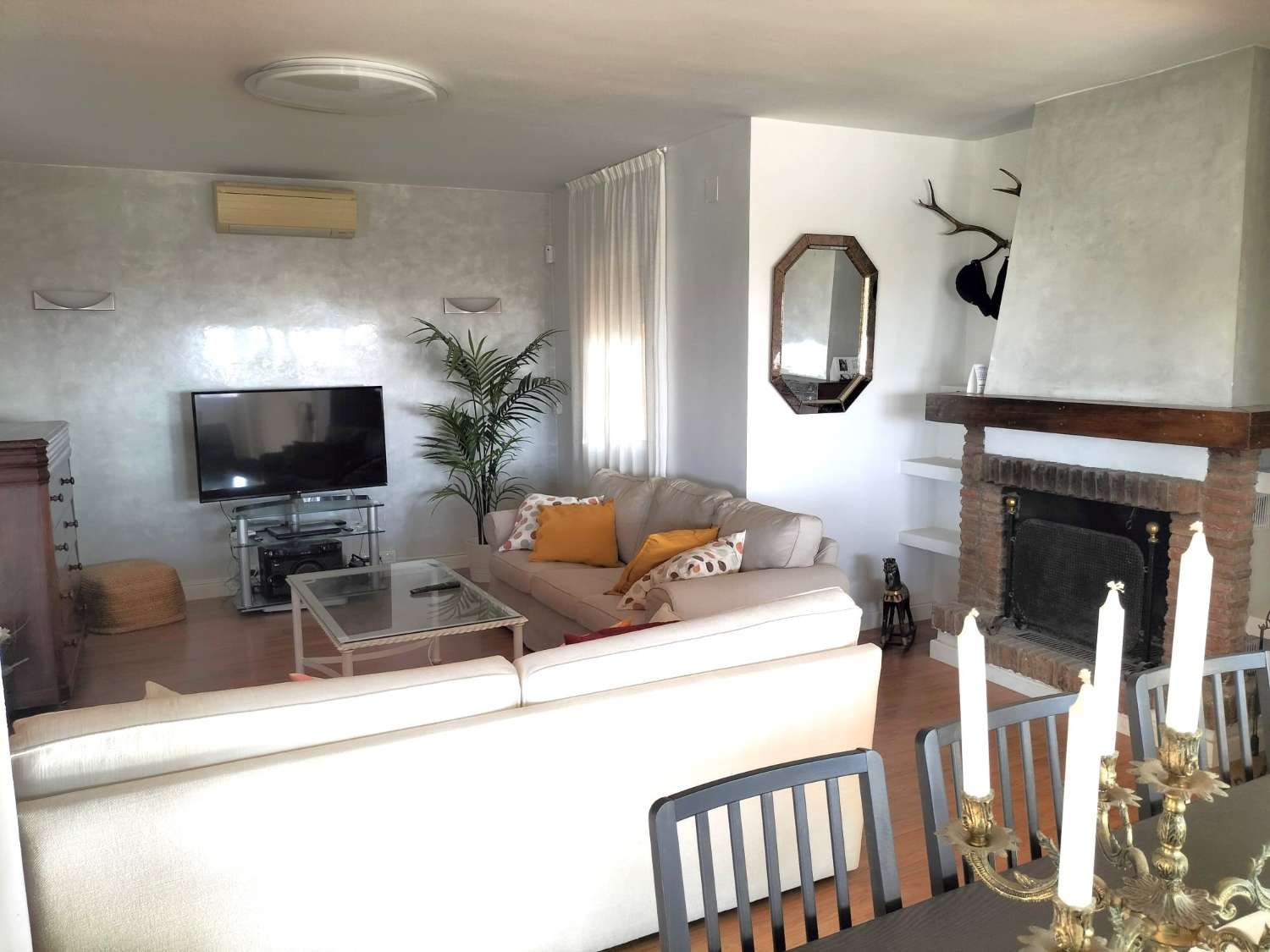 SE VENDE PRECIOSO CHALET INDEPENDIENTE EN TORREMUELLE, BENALMÁDENA COSTA