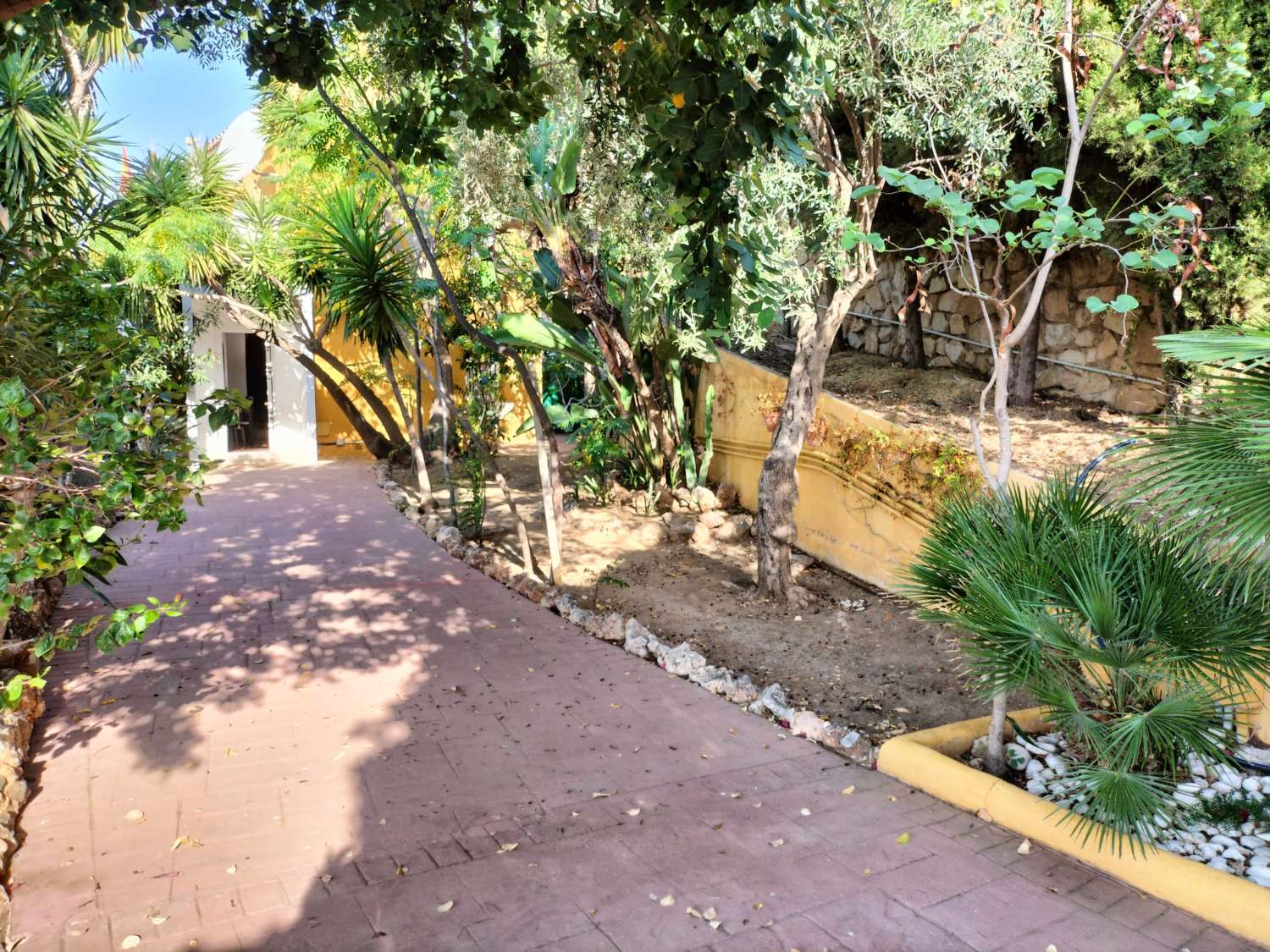 SCHÖNE FREISTEHENDE VILLA ZUM VERKAUF IN TORREMUELLE, BENALMÁDENA COSTA