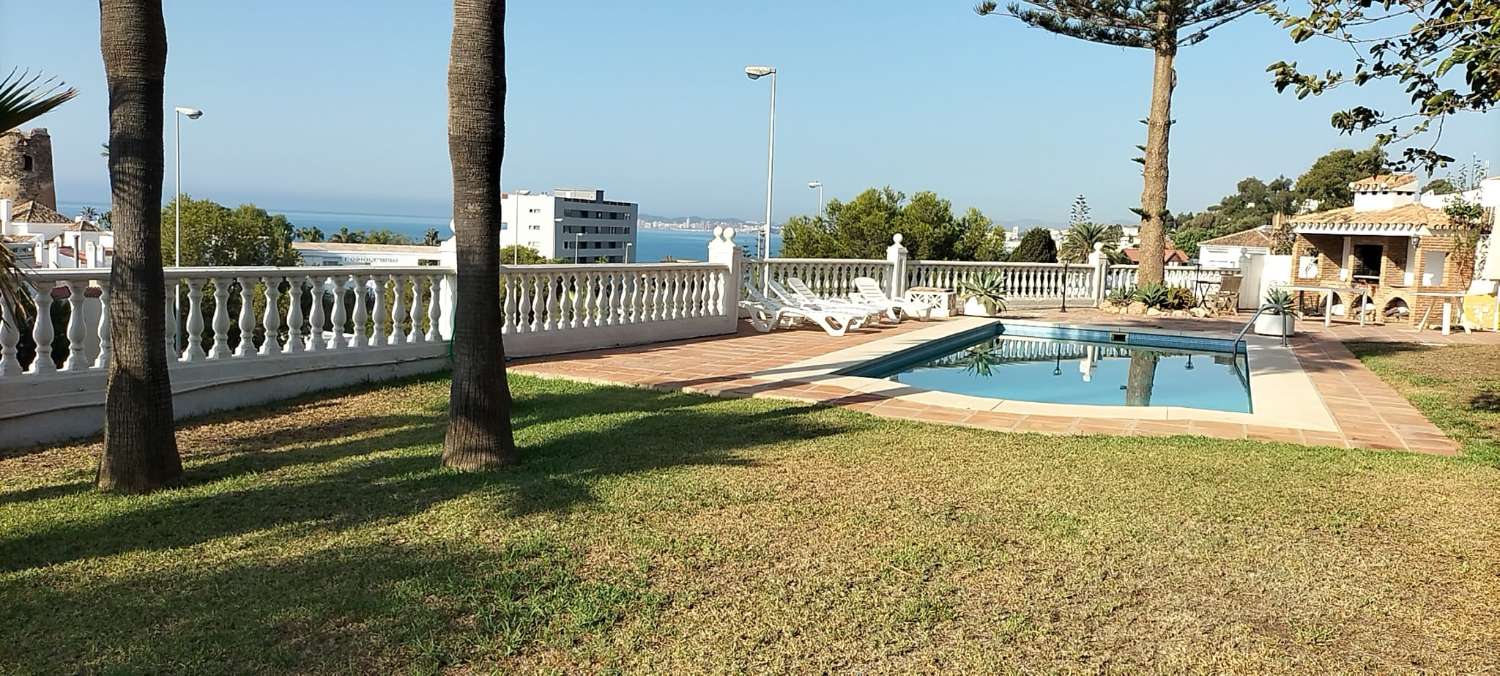 BELLE VILLA INDIVIDUELLE À VENDRE À TORREMUELLE, BENALMÁDENA COSTA