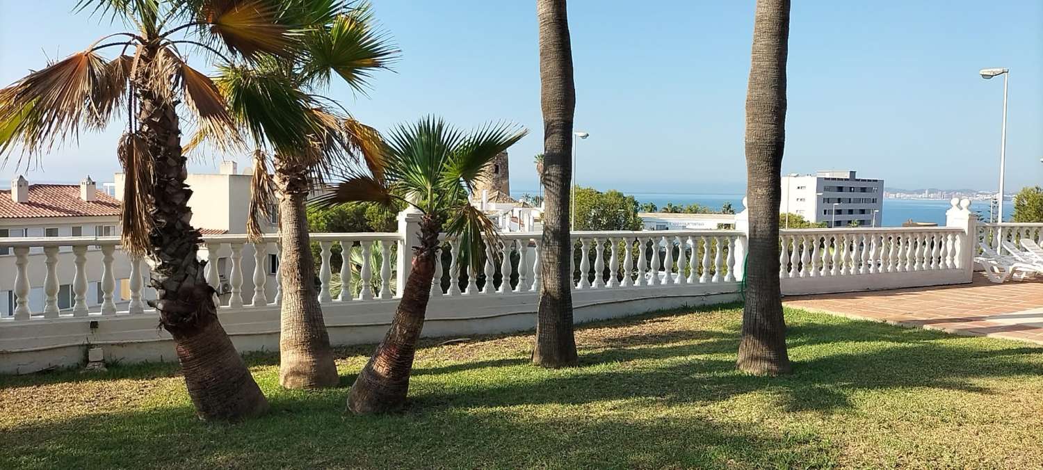 SCHÖNE FREISTEHENDE VILLA ZUM VERKAUF IN TORREMUELLE, BENALMÁDENA COSTA