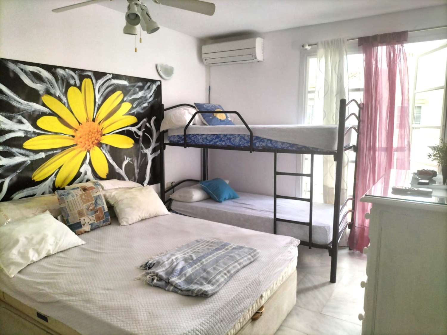 SE ALQUILA BONITO APARTAMENTO MEDIA TEMPORADA DESDE 01/10/2024 - 30/05/2025 EN PUERTO MARINA (BENALMÁDENA COSTA)