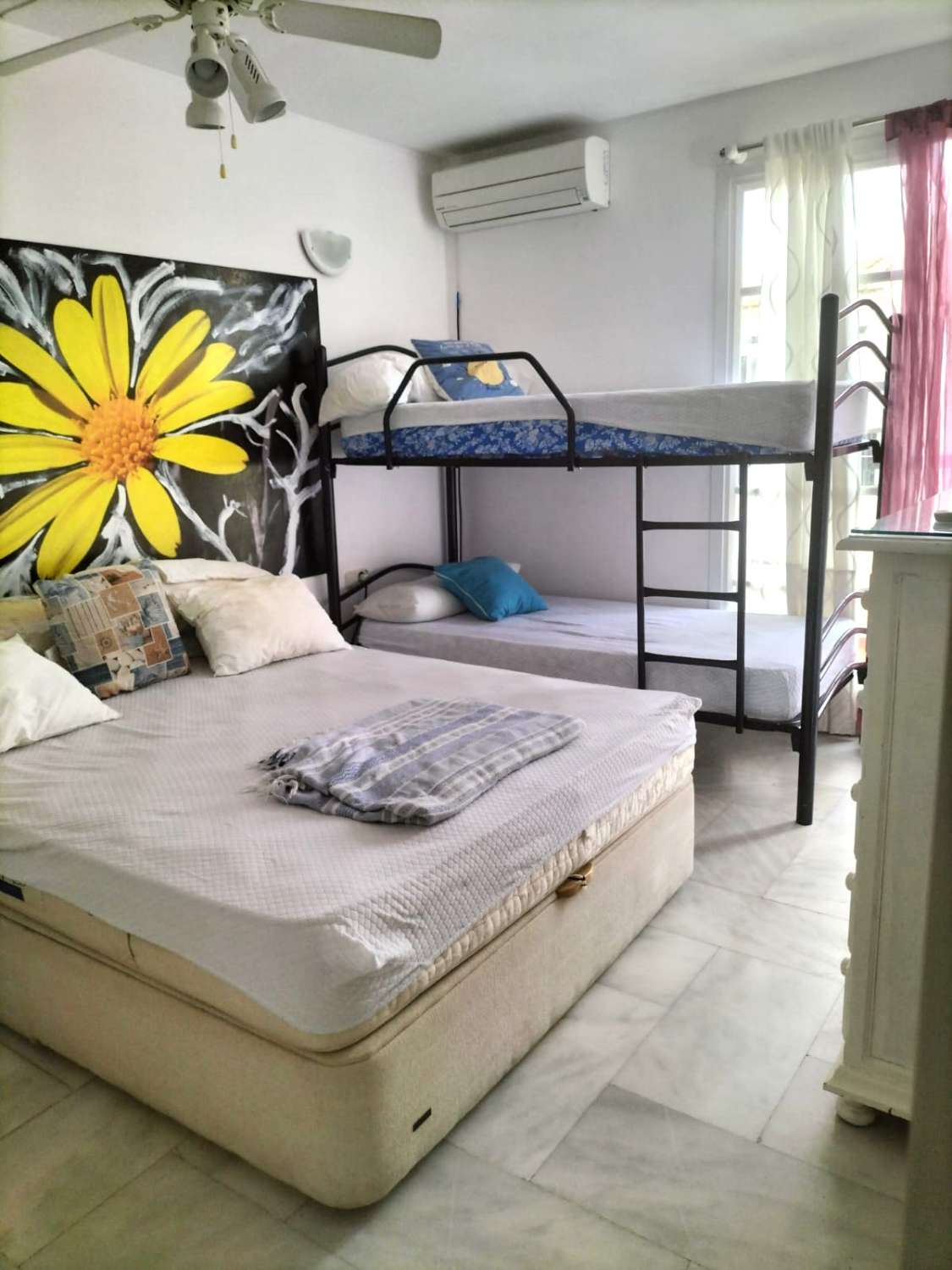 SE ALQUILA BONITO APARTAMENTO MEDIA TEMPORADA DESDE 01/10/2024 - 30/05/2025 EN PUERTO MARINA (BENALMÁDENA COSTA)