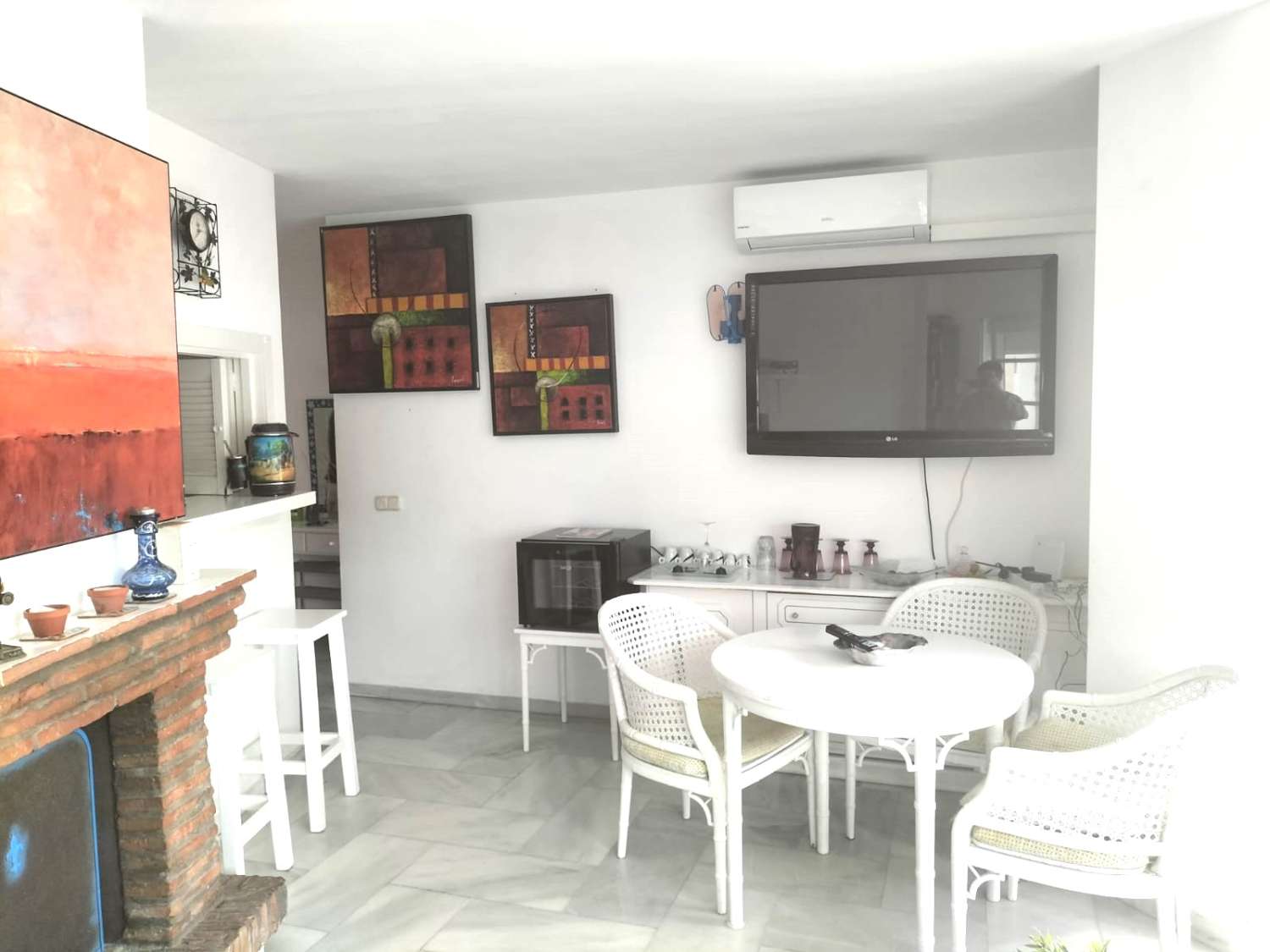 SE ALQUILA BONITO APARTAMENTO MEDIA TEMPORADA DESDE 01/10/2024 - 30/05/2025 EN PUERTO MARINA (BENALMÁDENA COSTA)