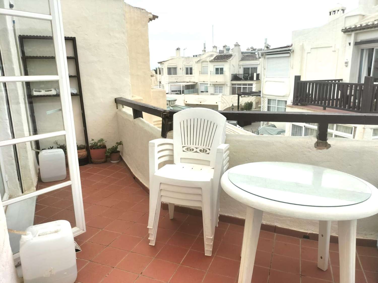 SE ALQUILA BONITO APARTAMENTO MEDIA TEMPORADA DESDE 01/10/2024 - 30/05/2025 EN PUERTO MARINA (BENALMÁDENA COSTA)