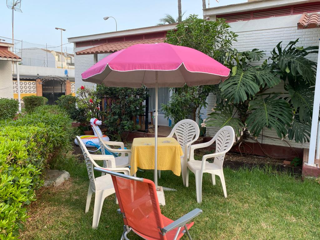 For rent MID SEASON from 1/09/2024 - 30/6/2025 Beautiful renovated bungalow in La Carihuela (Torremolinos)