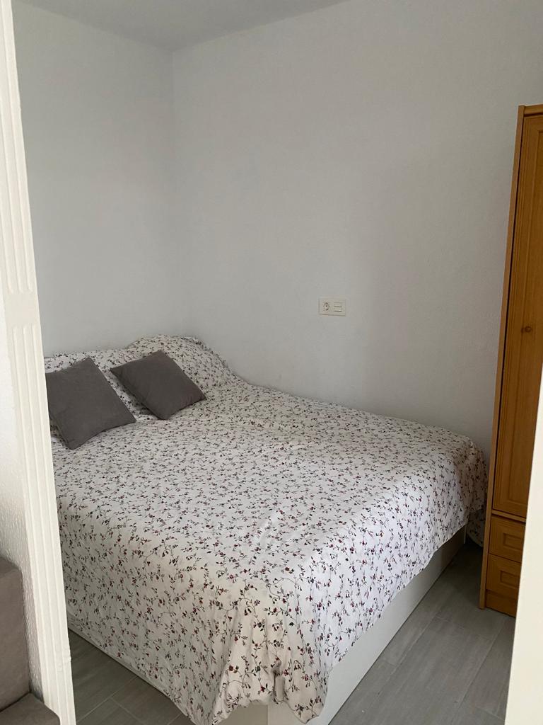 Te huur MIDDEN SEIZOEN van 1/09/2024 - 30/6/2025 Mooie gerenoveerde bungalow in La Carihuela (Torremolinos)