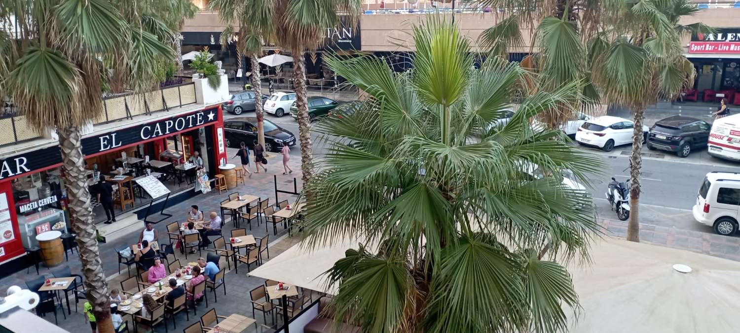 HALBE SAISON. ZU VERMIETEN 15.9.24-30.06.25 SCHÖNE WOHNUNG MIT SEITLICHEM MEERBLICK IN FUENGIROLA