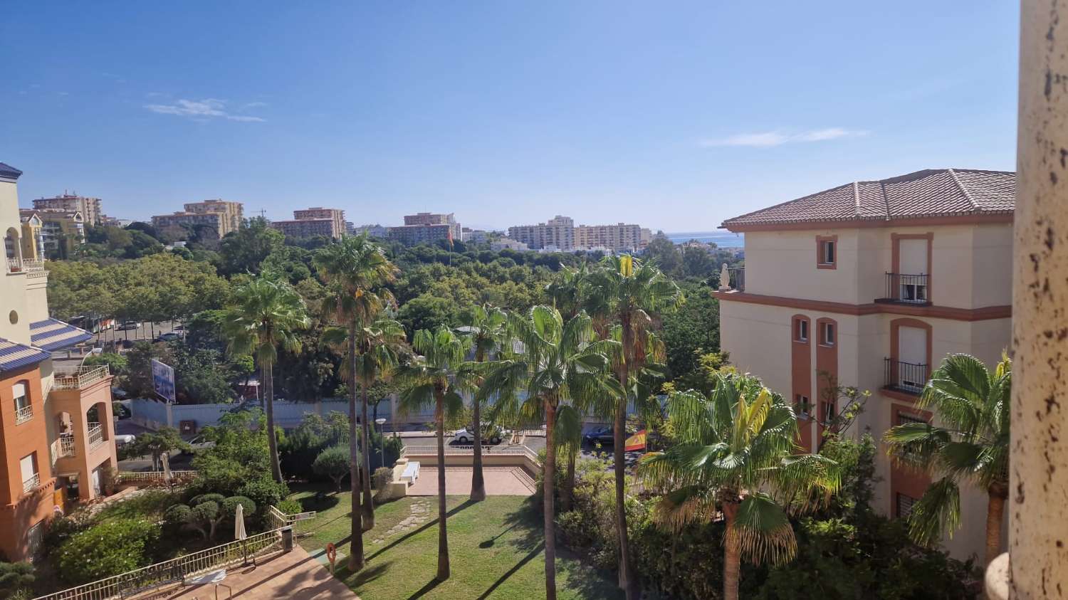 HALF SEASON. FOR RENT FROM 01.09.25 -30.6.26 MAGNIFICENT APARTMENT WITH SEA VIEWS IN BENALMADENA.