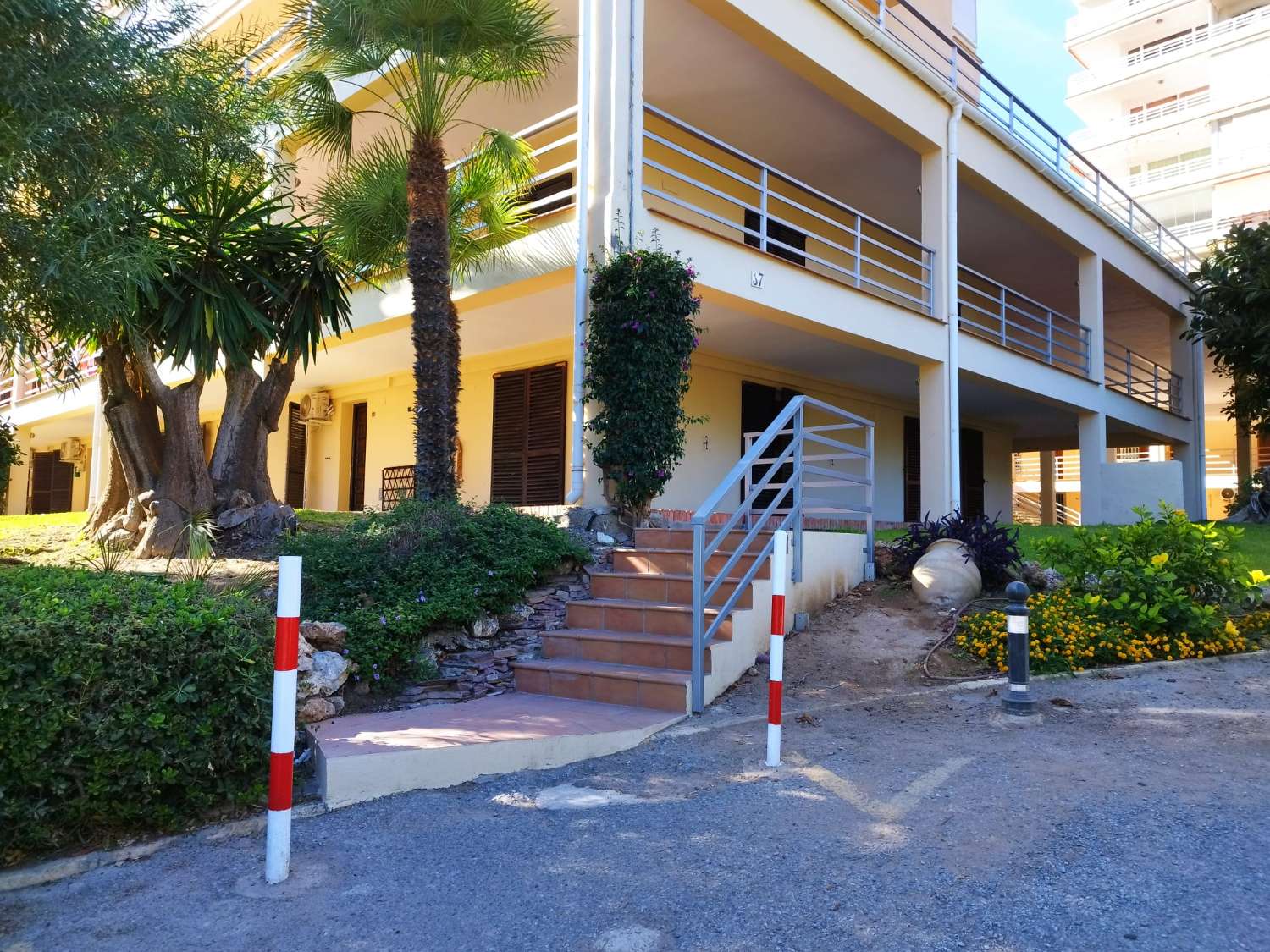 HALF SEIZOEN. TE HUUR VAN 1.9.2024-30.6.2025 MOOI APPARTEMENT IN LA CARIHUELA (TORREMOLINOS)