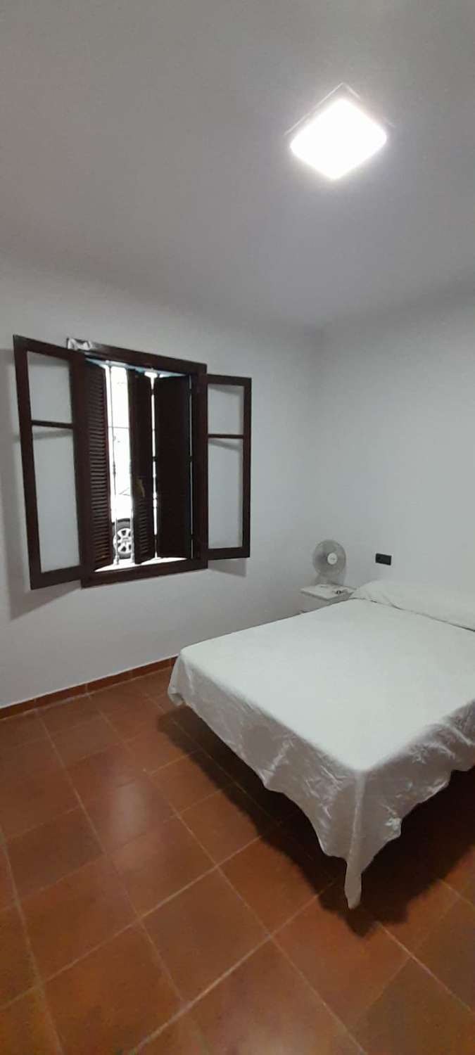 MID-SEASON. FOR RENT FROM 1.10.24-31.5.2025 NICE APARTMENT IN THE CENTRE OF FUENGIROLA