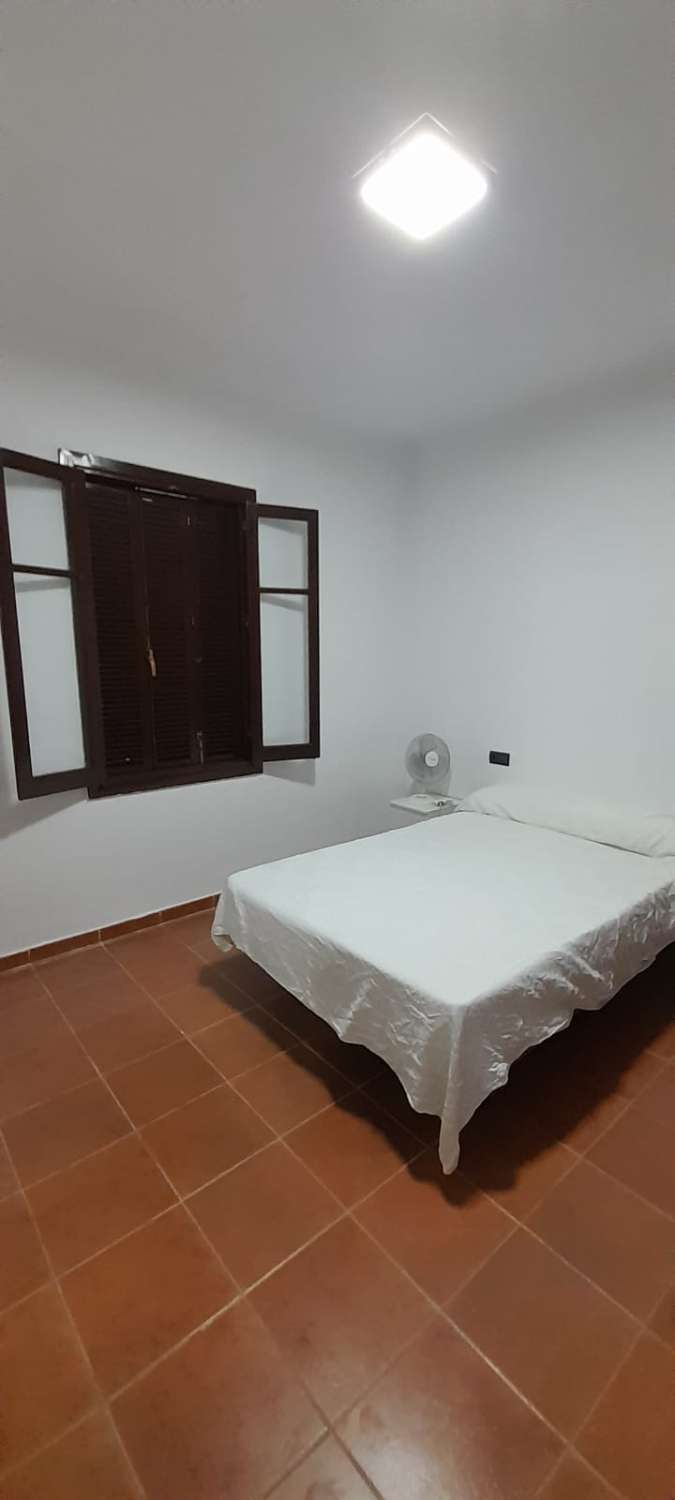 MIDDEN SEIZOEN. TE HUUR VANAF 1.10.24-31.5.2025 MOOI APPARTEMENT IN HET CENTRUM VAN FUENGIROLA