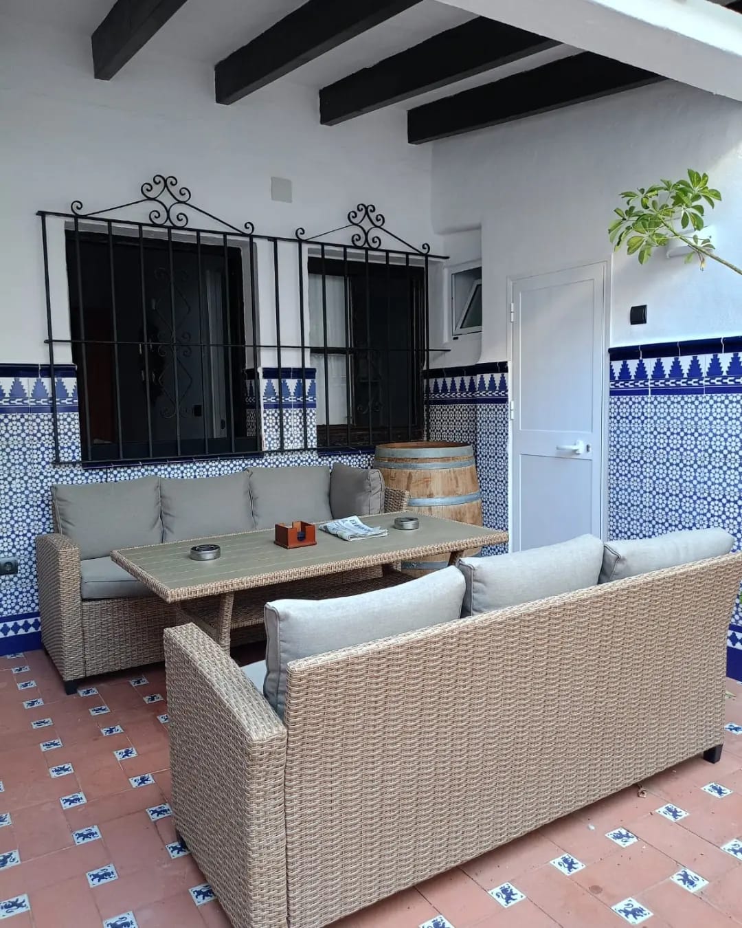 MID-SEASON. FOR RENT FROM 1.10.24-31.5.2025 NICE APARTMENT IN THE CENTRE OF FUENGIROLA