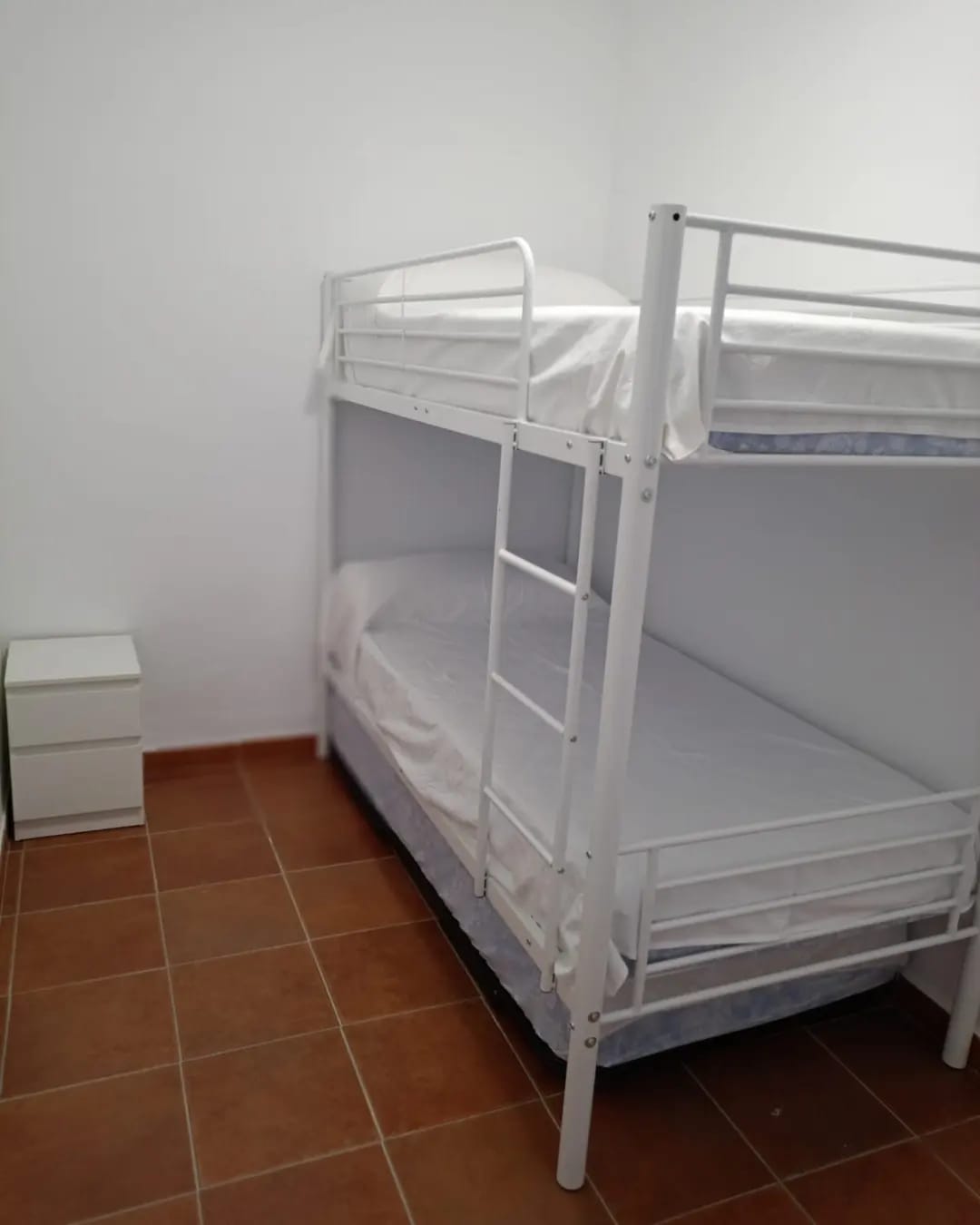 MEDIA TEMPORADA . SE ALQUILA DESDE  01/12/2024 - 31/05/2025 BONITO APARTAMENTO EN CENTRO  DE FUENGIROLA