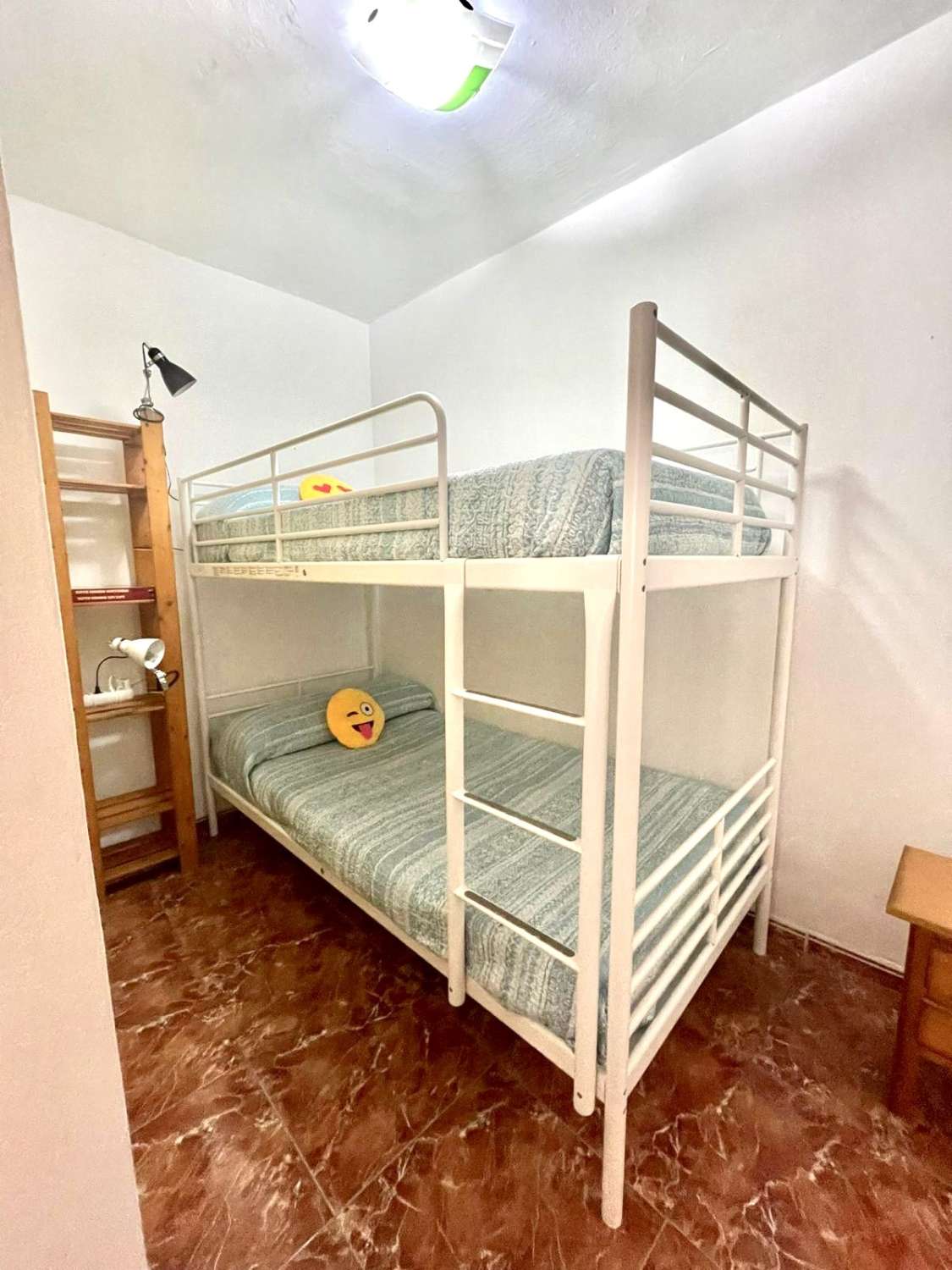 MOYENNE SAISON. LOCATION DU 1/10/24 AU 31/5/25 BEL APPARTEMENT À NERJA