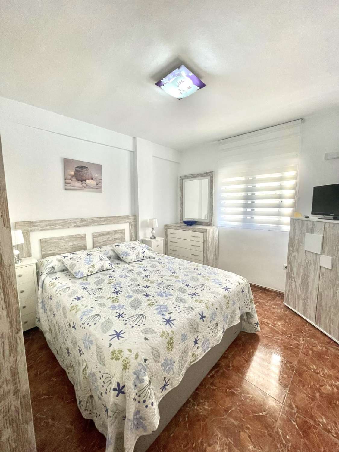 MOYENNE SAISON. LOCATION DU 1/10/24 AU 31/5/25 BEL APPARTEMENT À NERJA