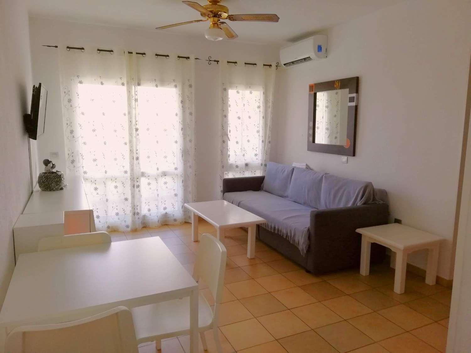 MIDDEN SEIZOEN. TE HUUR VANAF 1.10.24-15.6.2025 MOOI APPARTEMENT IN BENALMÁDENA