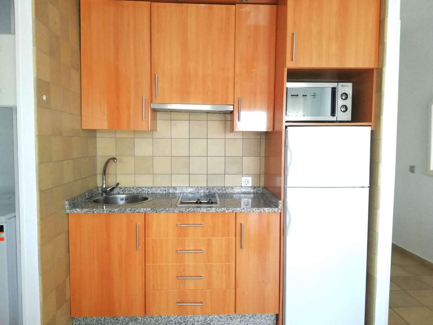 MIDDEN SEIZOEN. TE HUUR VANAF 1.10.24-15.6.2025 MOOI APPARTEMENT IN BENALMÁDENA