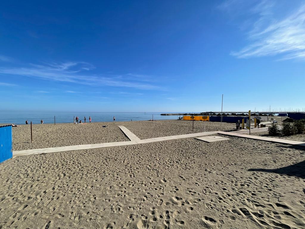 Zwischensaison . Zu vermieten vom 01.09.2024-30.06.2025 Schöne Wohnung in der 1. Strandlinie in Fuengirola