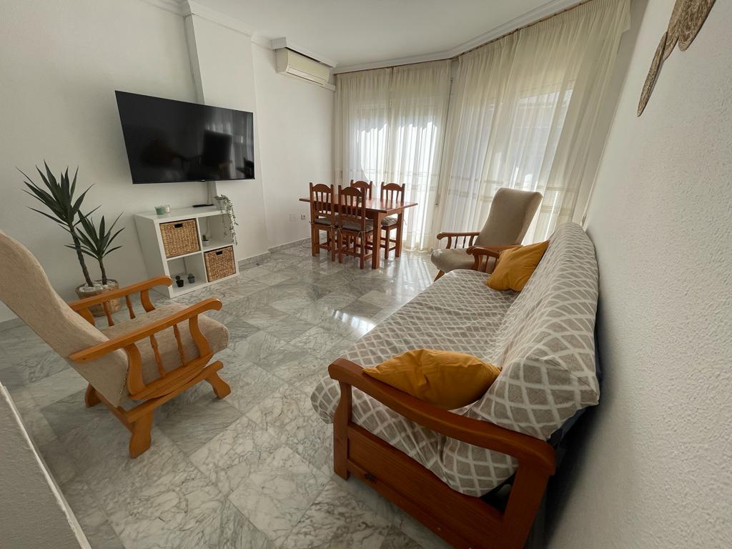 Mid-season . For rent from 01/09/2024-30/06/2025 Nice apartment on the 1st line of the beach in Fuengirola