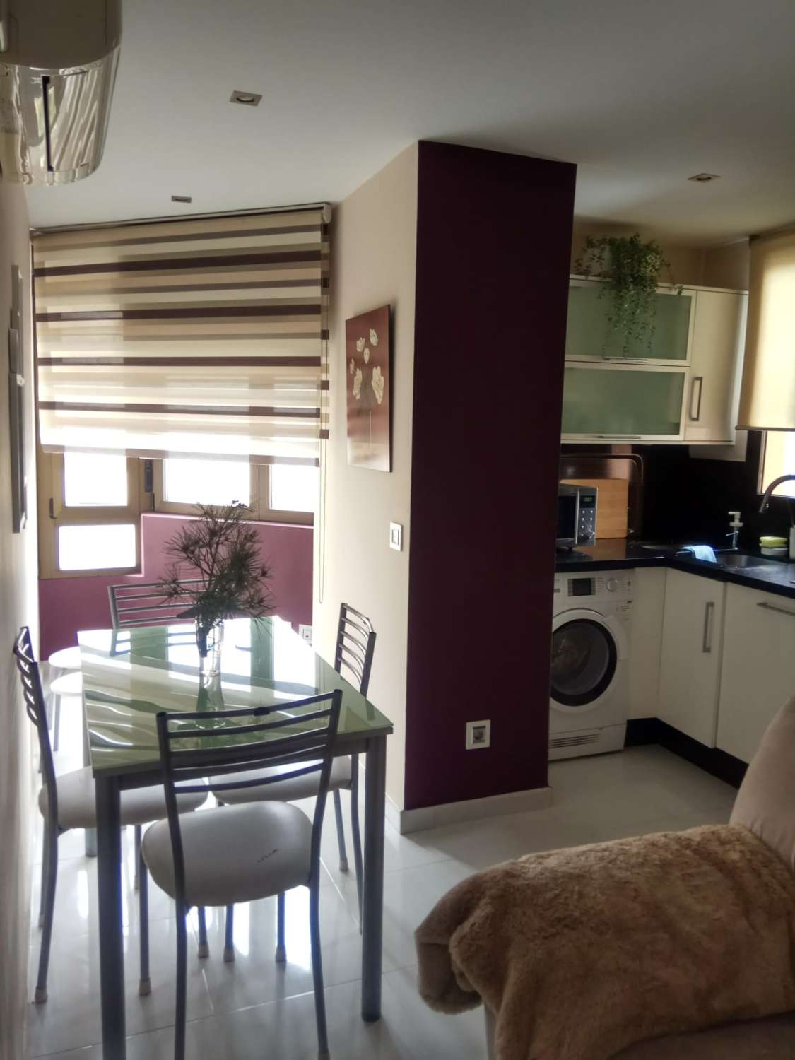 Long term FOR RENT from now on BEAUTIFUL APARTMENT ON THE 1ST LINE OF THE BEACH IN FUENGIROLA