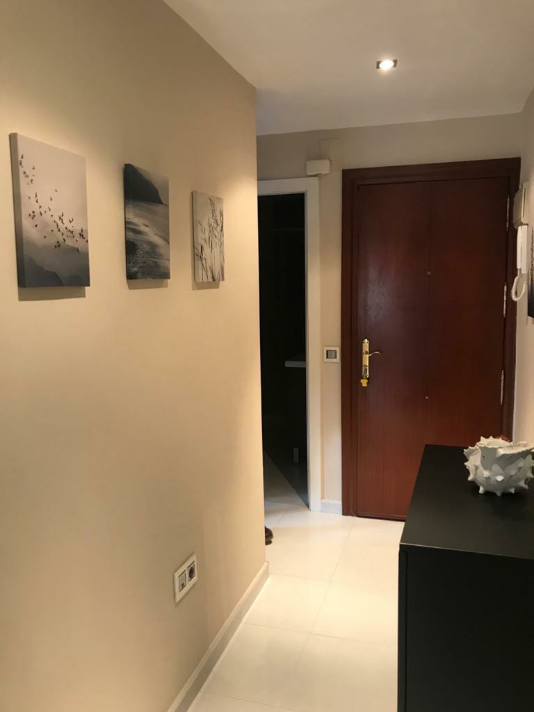 Larga temporada SE ALQUILA  desde ahora  BONITO APARTAMENTO EN 1ª LINEA DE PLAYA EN  FUENGIROLA