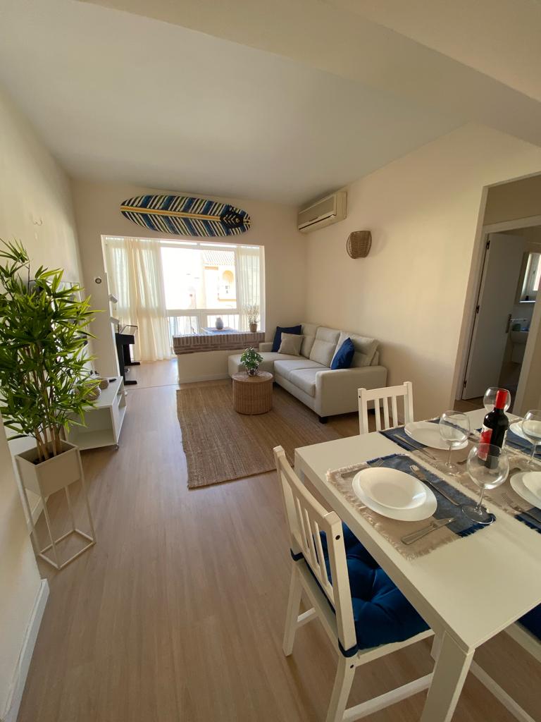 MIDDEN SEIZOEN. TE HUUR VANAF 1.10.24 - 31.5.2025 PRACHTIG APPARTEMENT IN FUENGIROLA