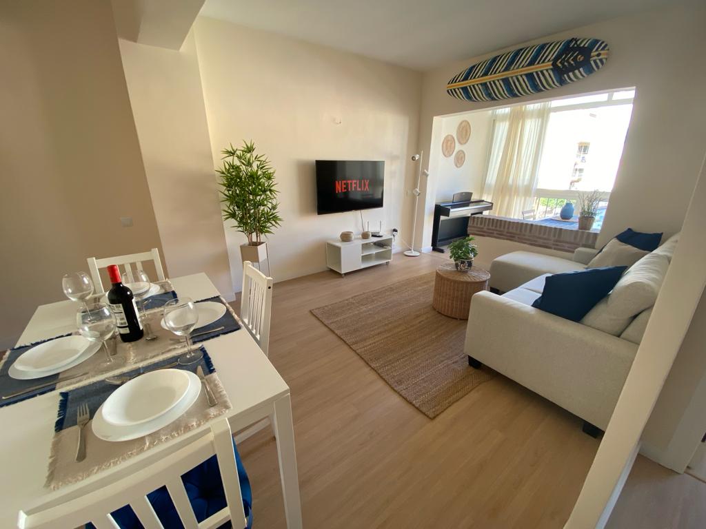 MIDDEN SEIZOEN. TE HUUR VANAF 1.10.24 - 31.5.2025 PRACHTIG APPARTEMENT IN FUENGIROLA