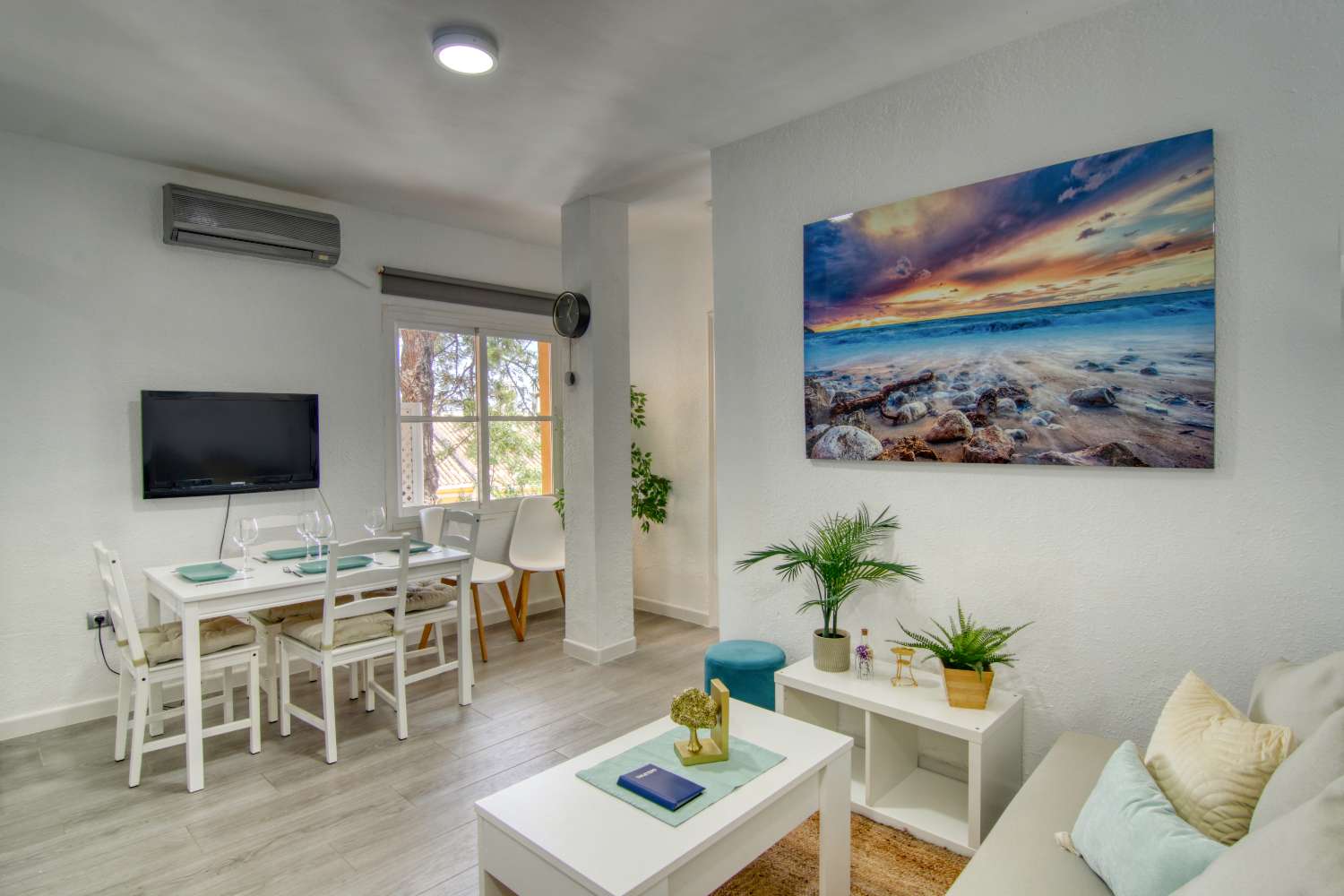 HALF SEASON. MAGNIFICENT STUDIO FOR RENT FROM 22.12.24-29.6.25 WITH SEA VIEWS IN CALAHONDA (MIJAS)