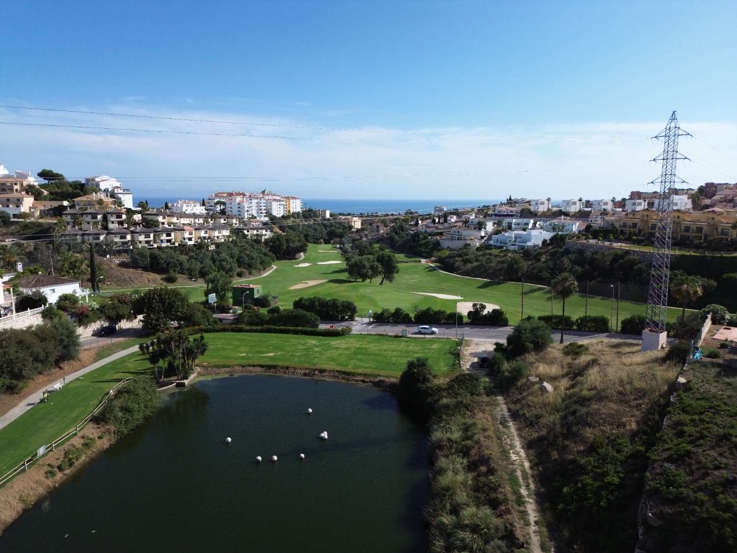 DEMI-SAISON. MAGNIFIQUE STUDIO À LOUER DU 22.12.24-29.6.25 AVEC VUE SUR LA MER À CALAHONDA (MIJAS)