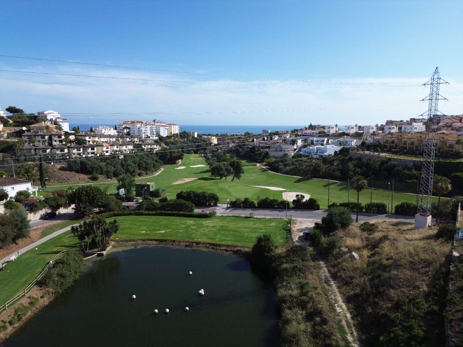 MEDIA TEMPORADA . SE ALQUILA MAGNIFICO ESTUDIO  DESDE 22.12.24-29.6.25 CON VISTAS AL MAR  EN CALAHONDA (MIJAS)