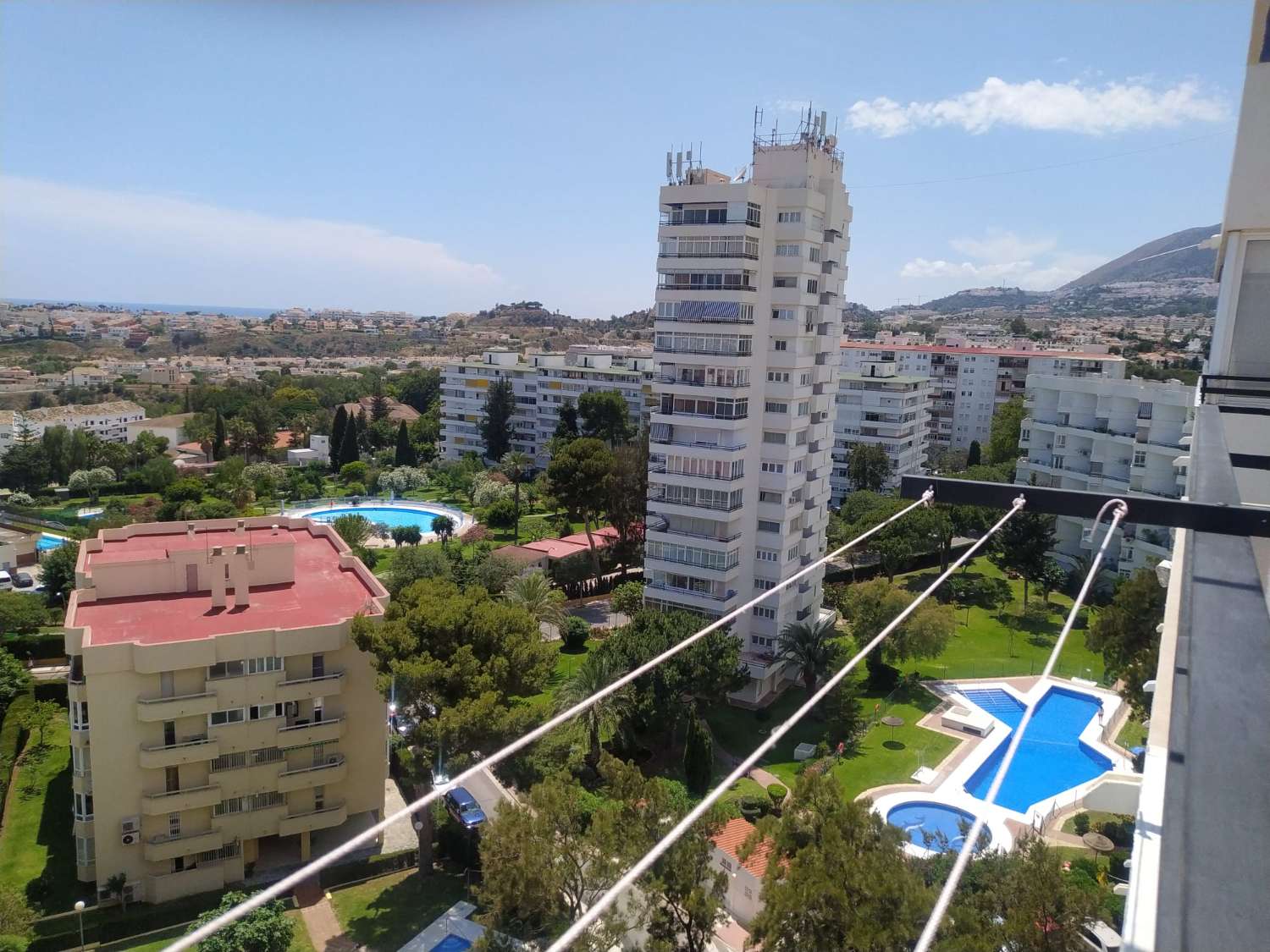 HALF SEIZOEN. TE HUUR VANAF 2.2.25-31.5.25 en 1.2.26 -31-5.26 MOOI APPARTEMENT MET ZEEZICHT IN HET CENTRUM VAN ARROYO DE LA MIEL (BENALMADENA)