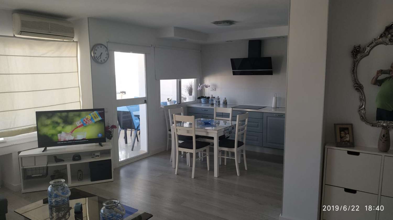 HALF SEIZOEN. TE HUUR VANAF 2.2.25-31.5.25 en 1.2.26 -31-5.26 MOOI APPARTEMENT MET ZEEZICHT IN HET CENTRUM VAN ARROYO DE LA MIEL (BENALMADENA)