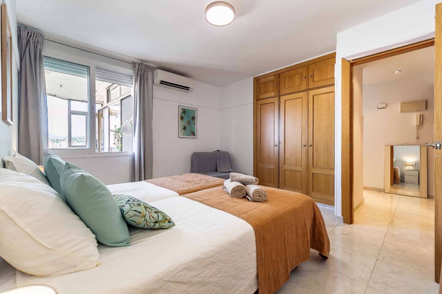 MIDDEN SEIZOEN. TE HUUR VANAF 15.9.24-15.6.2025 MOOI APPARTEMENT IN FUENGIROLA