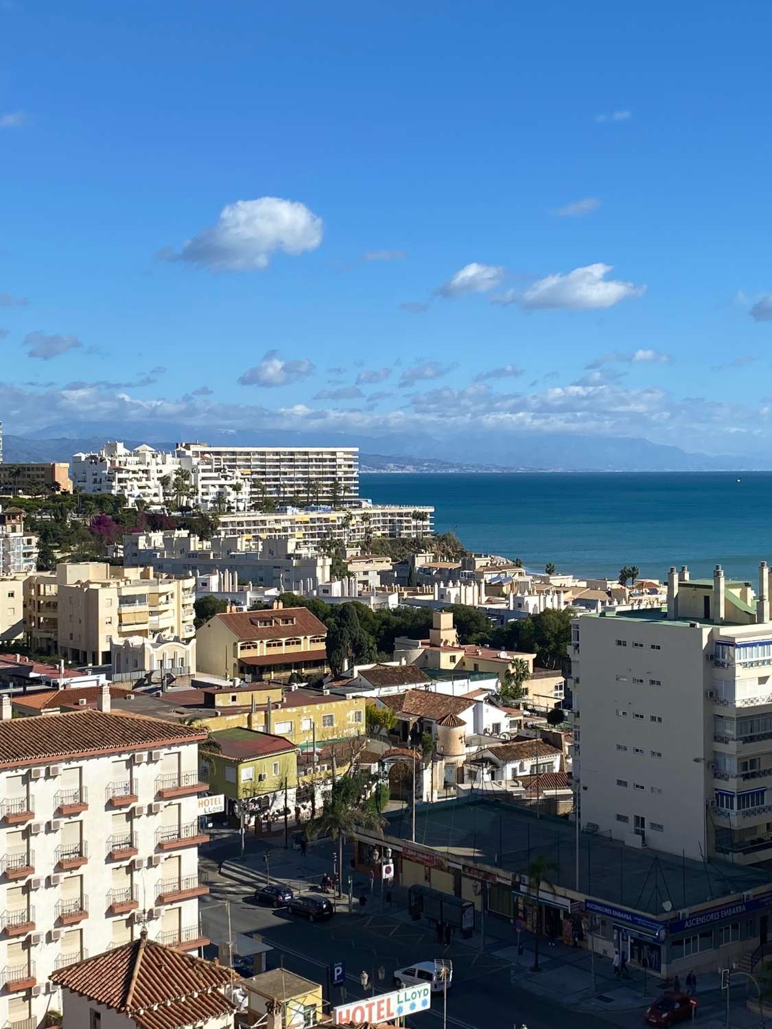 MID-SEASON. FOR RENT 01/04/24 - 30/06/24 and 1/10/24-31/5/25 NICE APARTMENT IN LA CARIHUELA (TORREMOLINOS)