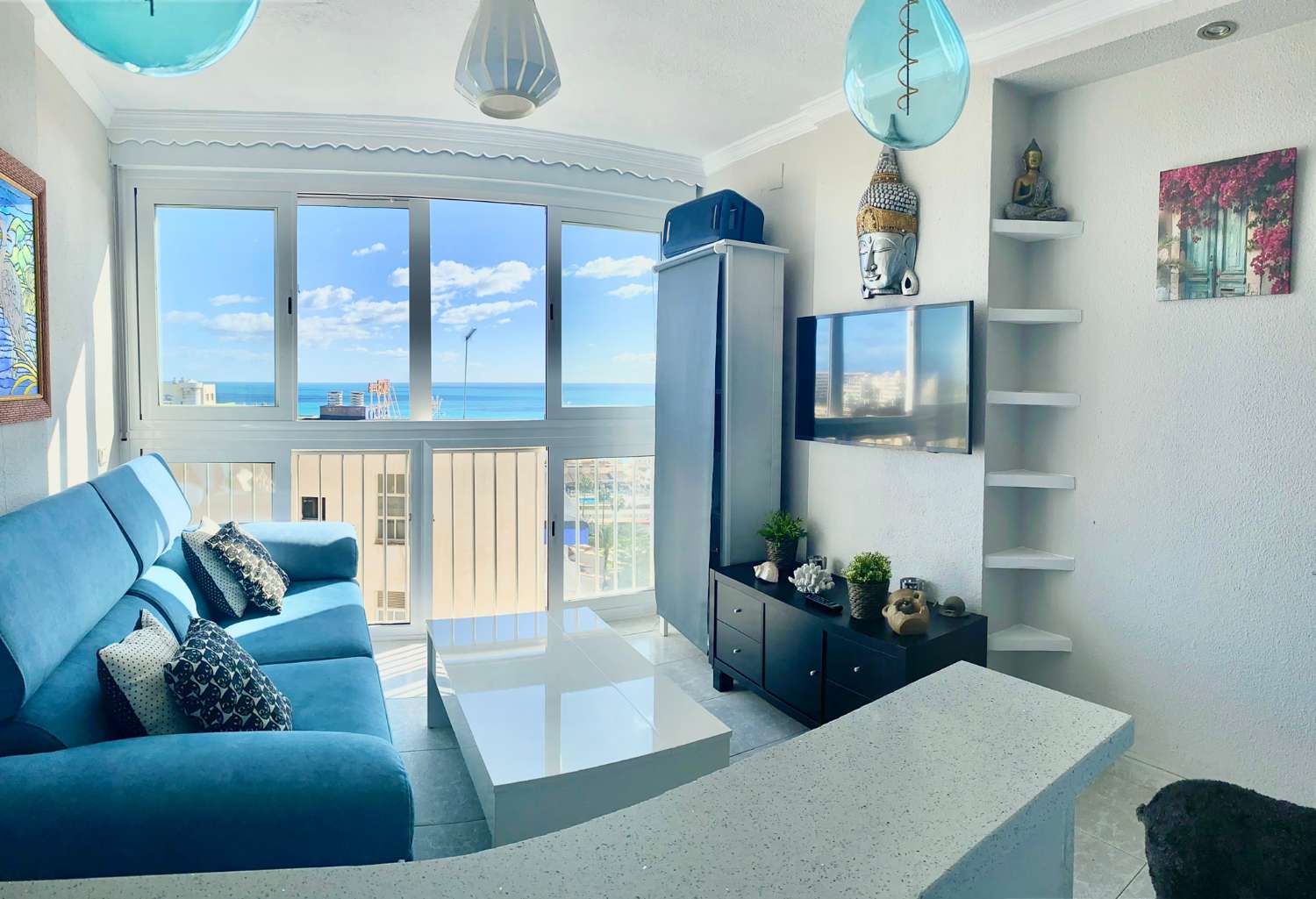 MEDIA TEMPORADA . SE ALQUILA DESDE 1/10/24-31/5/25 BONITO APARTAMENTO EN LA CARIHUELA (TORREMOLINOS)