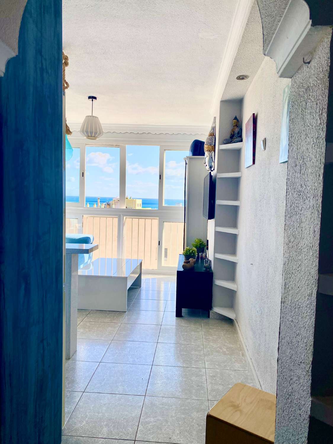 MEDIA TEMPORADA . SE ALQUILA DESDE 1/10/24-31/5/25 BONITO APARTAMENTO EN LA CARIHUELA (TORREMOLINOS)