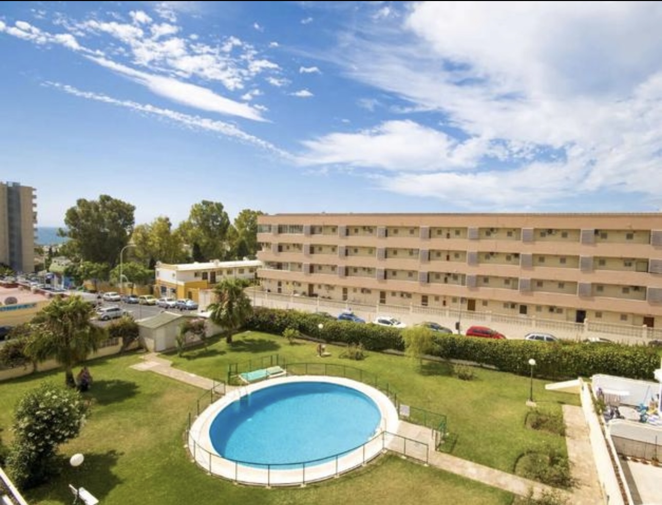 HALF SEIZOEN , MOOI APPARTEMENT MET UITZICHT OP ZEE TE HUUR VAN 05.01.25-31.5.25 IN LA CARIHUELA (TORREMOLINOS)