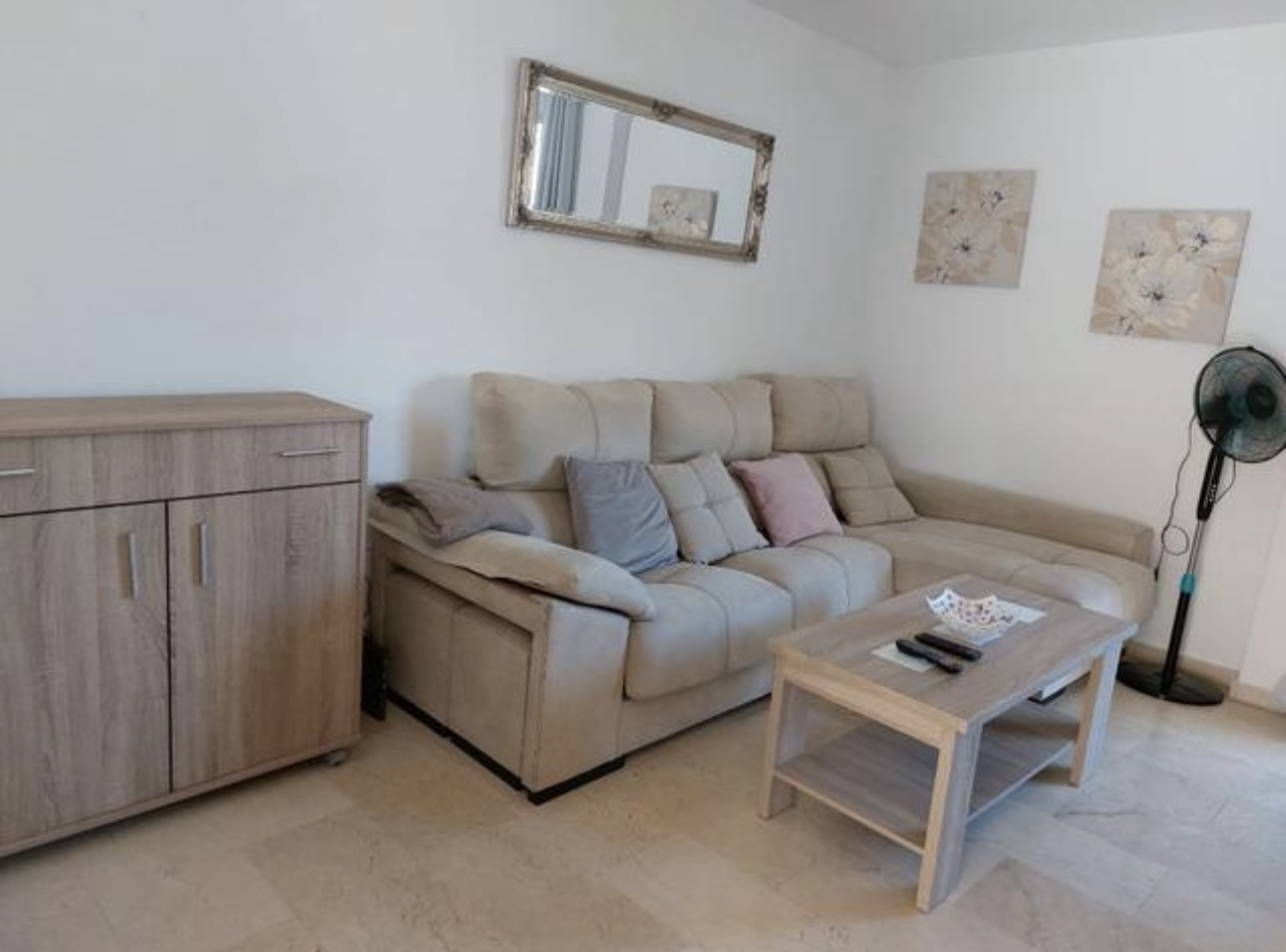 HALF SEIZOEN , MOOI APPARTEMENT MET UITZICHT OP ZEE TE HUUR VAN 05.01.25-31.5.25 IN LA CARIHUELA (TORREMOLINOS)