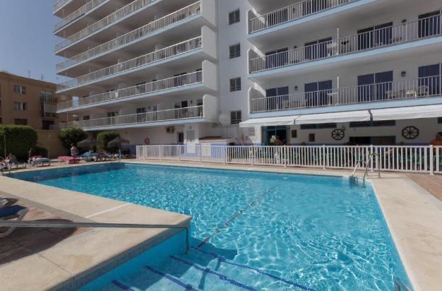 HALF SEASON. FOR RENT FROM 1.9.25 - 31.5.2026 BEAUTIFUL APARTMENT WITH SEA VIEWS ON THE 2ND LINE OF THE BEACH IN FUENGIROLA