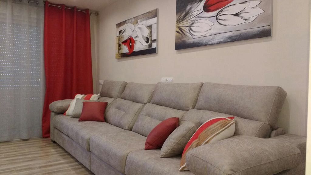 MID-SEASON. FOR RENT FROM 1.10.2024-31.5.2025 BEAUTIFUL STUDIO APARTMENT WITH HARBOUR AND SEA VIEWS IN TORREMOLINOS